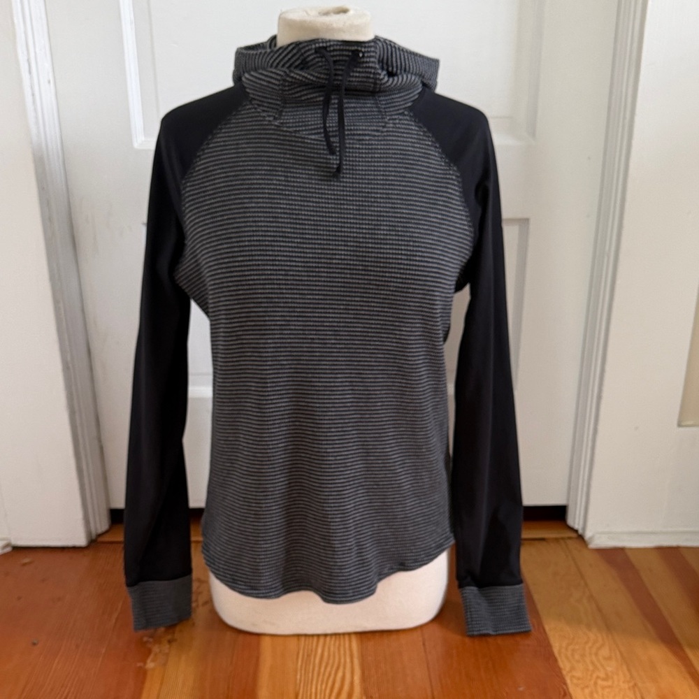 Columbia Long Sleeve Grey Black Hooded Thermal Top XL